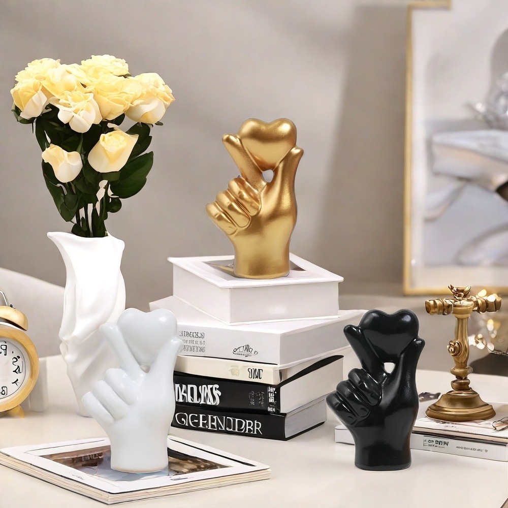 Heart Hand Gesture Statues Scu - Home Decor Y2K ulasan dan harga